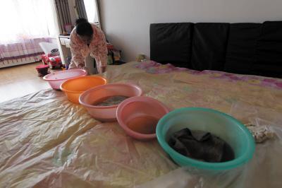 固安楼上漏水，住户失联，小区没物管，业主维权难！律师来支招……